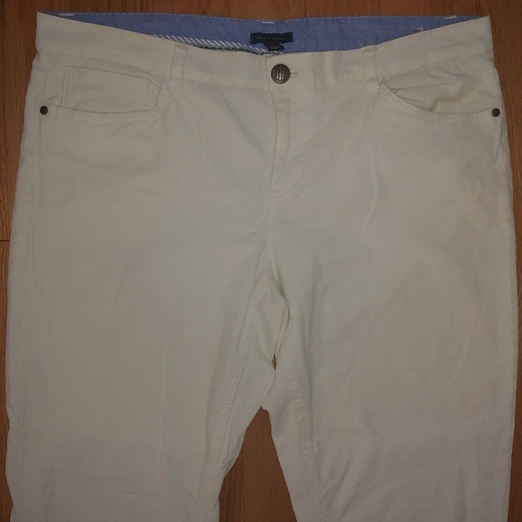 EUC Plus Size Women’s Tommy Hilfiger Ivory Straight Leg Corduroy Pants – Size 16 - Picture 4 of 14